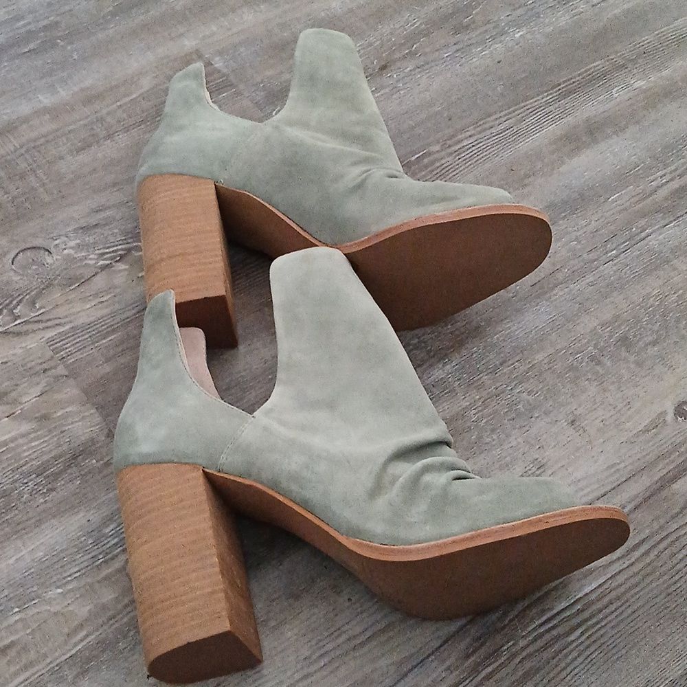 Kristin Cavallari for Chinese Laundry Lash Heel in light sage green suede Sz 9 - Picture 9 of 11